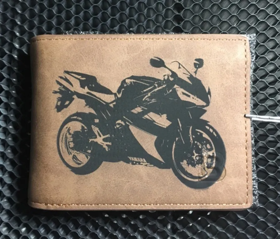 Gravírozott Motorkárske referencia