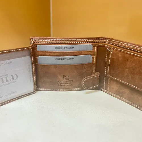 Wild Kis Sima Gravírozott Pénztárca - Gallery