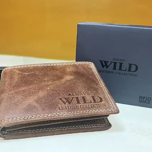 Wild Kis Sima Gravírozott Pénztárca - Gallery